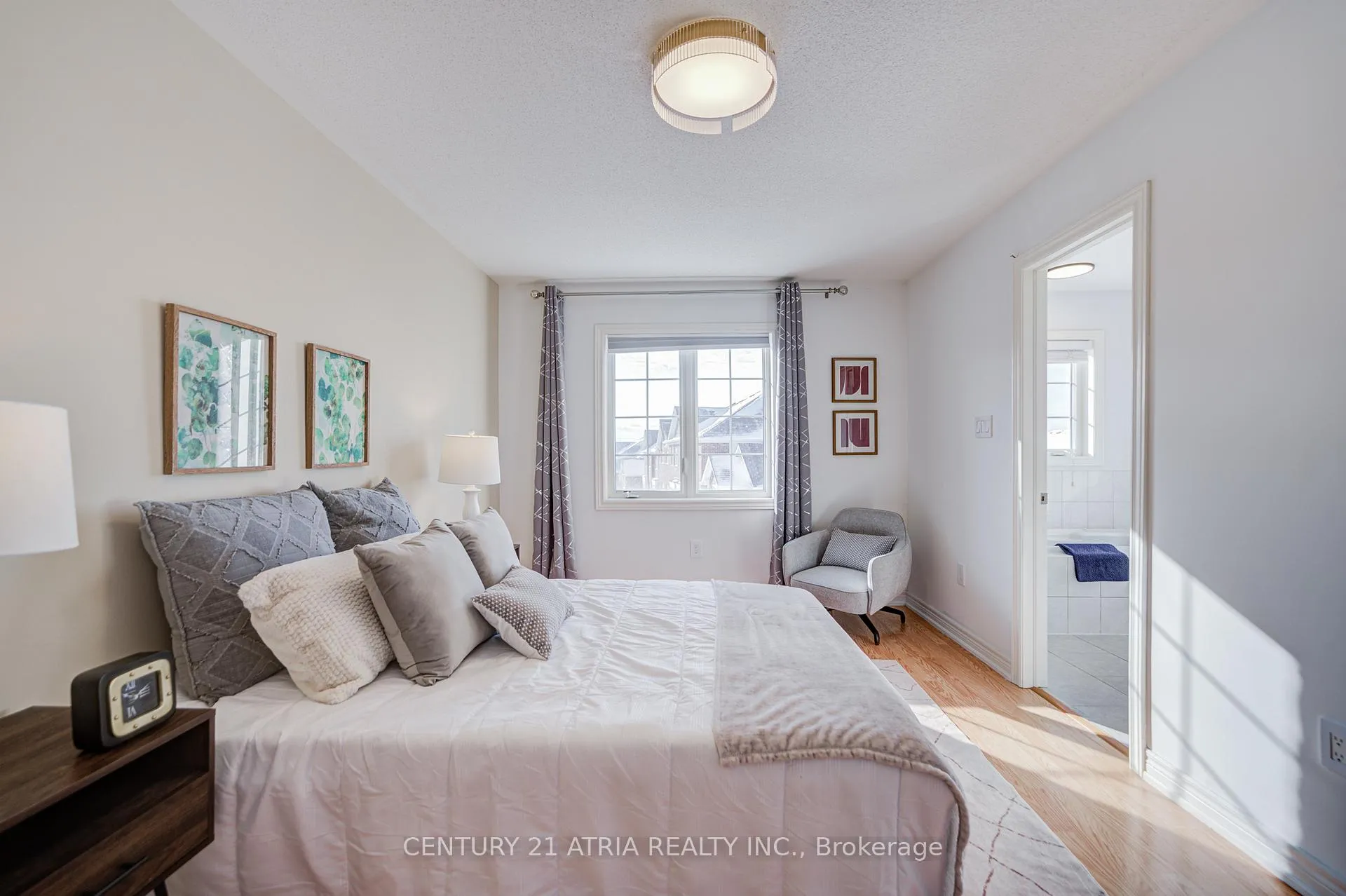 Photo 32 of 42 Roy Grove Way, Markham, Greensborough — HOMEH