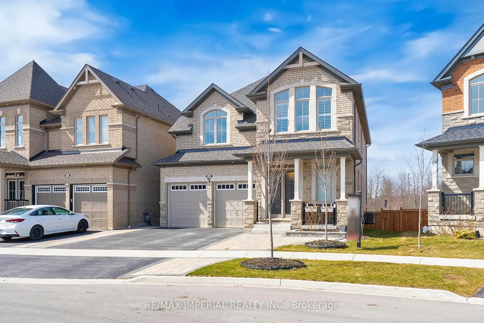 Photo 1 of 39 Olerud Drive, Whitby, Rural Whitby — HOMEH