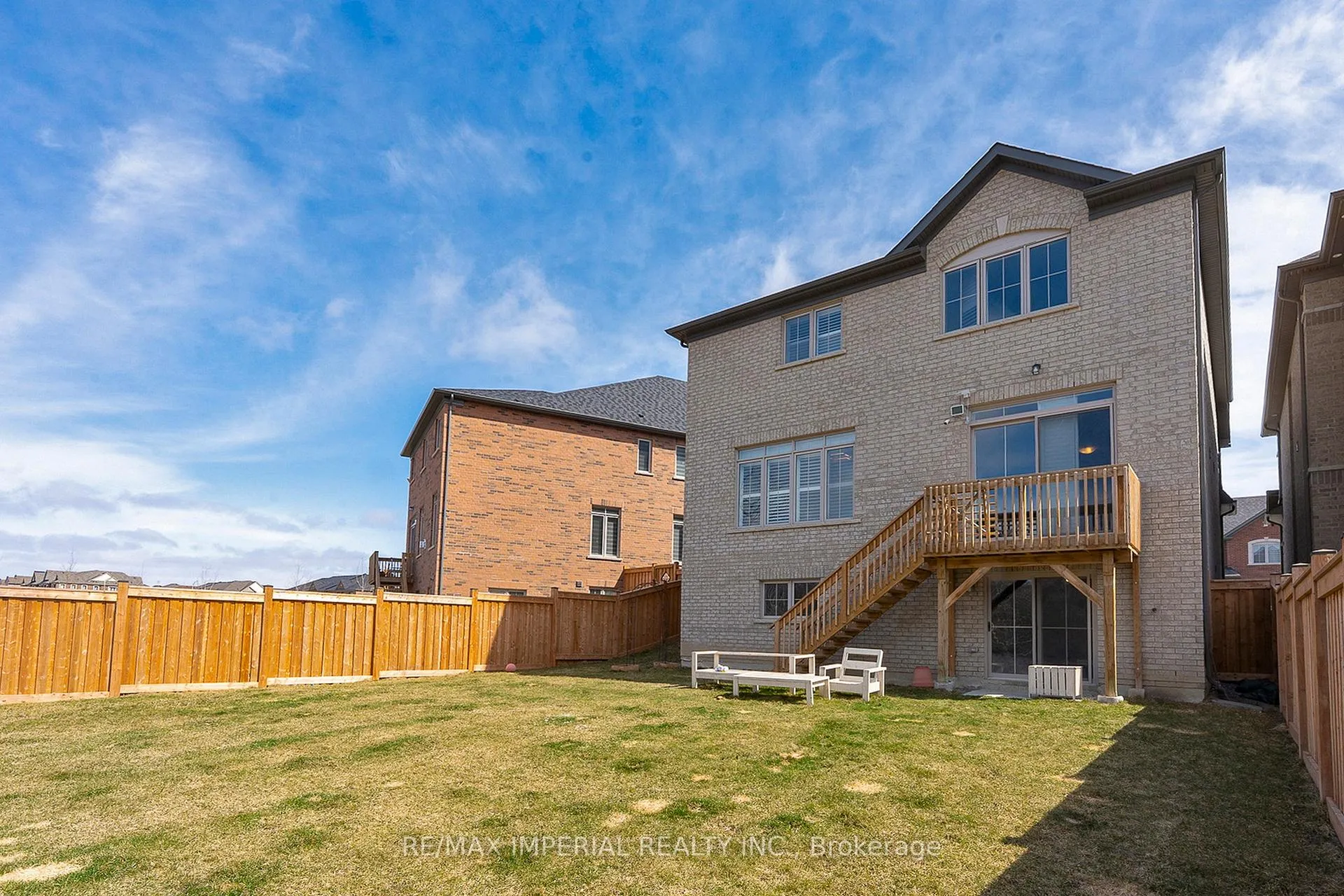 Photo 45 of 39 Olerud Drive, Whitby, Rural Whitby — HOMEH