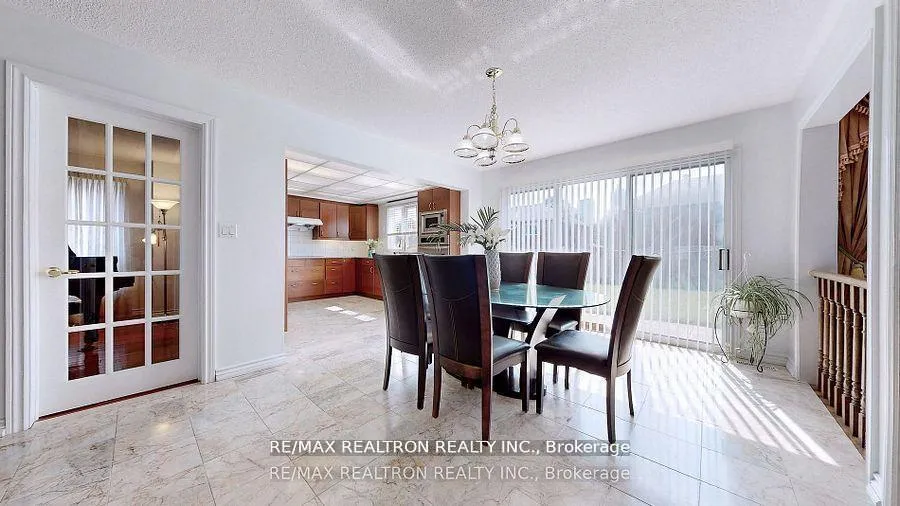 Photo 12 of 72 Spanhouse Crescent, Markham, Unionville — HOMEH