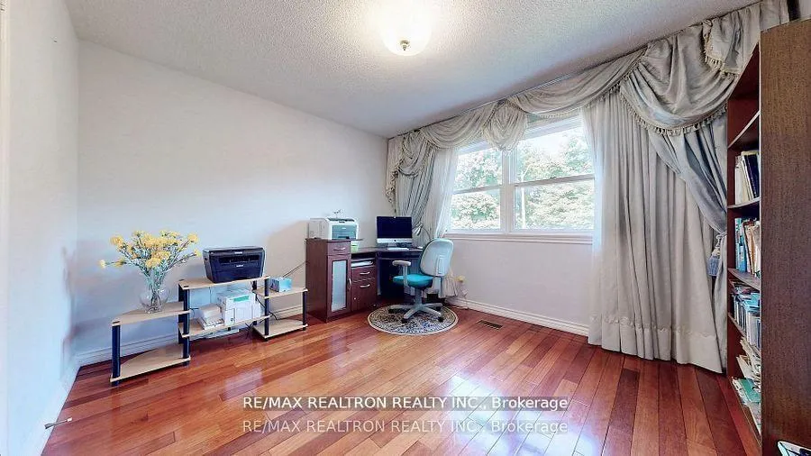 Photo 22 of 72 Spanhouse Crescent, Markham, Unionville — HOMEH