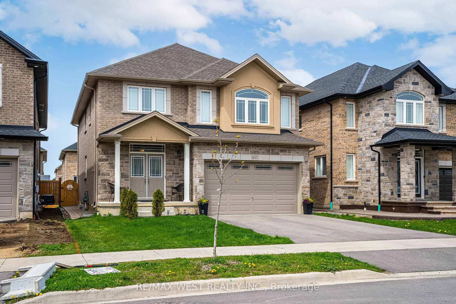 Photo 2 of 67 Robertson Road, Hamilton, Meadowlands — HOMEH