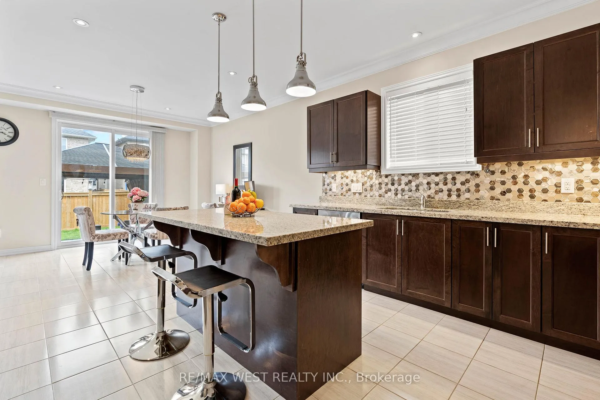 Photo 8 of 67 Robertson Road, Hamilton, Meadowlands — HOMEH