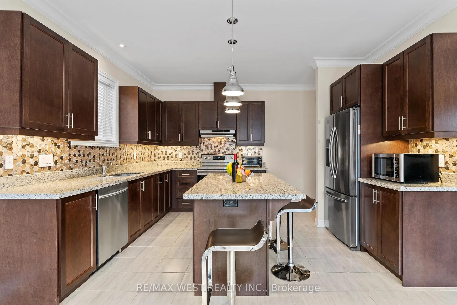 Photo 10 of 67 Robertson Road, Hamilton, Meadowlands — HOMEH