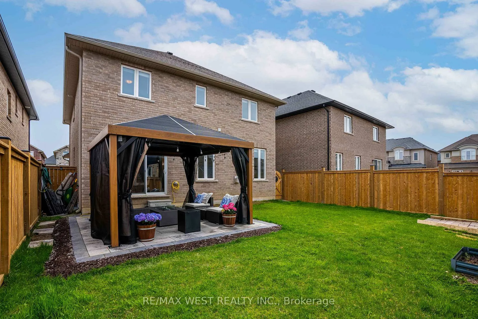 Photo 18 of 67 Robertson Road, Hamilton, Meadowlands — HOMEH
