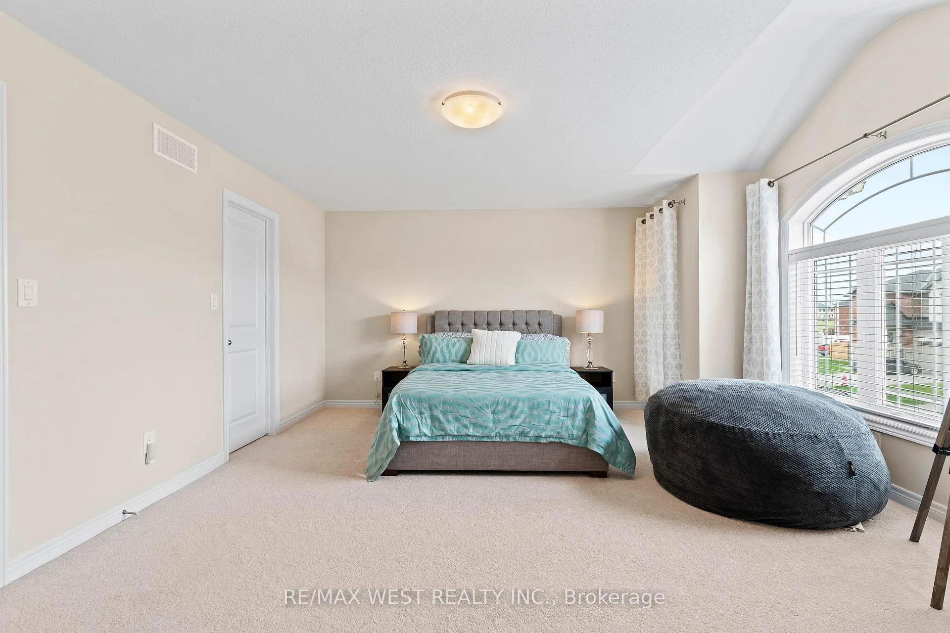 Photo 20 of 67 Robertson Road, Hamilton, Meadowlands — HOMEH