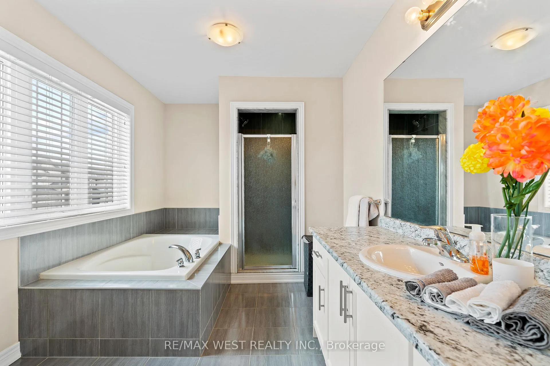Photo 22 of 67 Robertson Road, Hamilton, Meadowlands — HOMEH