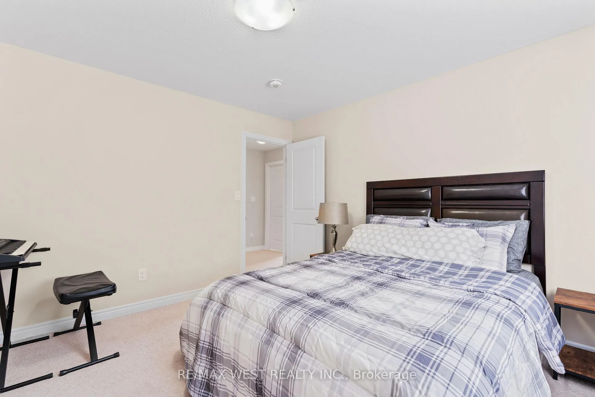 Photo 24 of 67 Robertson Road, Hamilton, Meadowlands — HOMEH