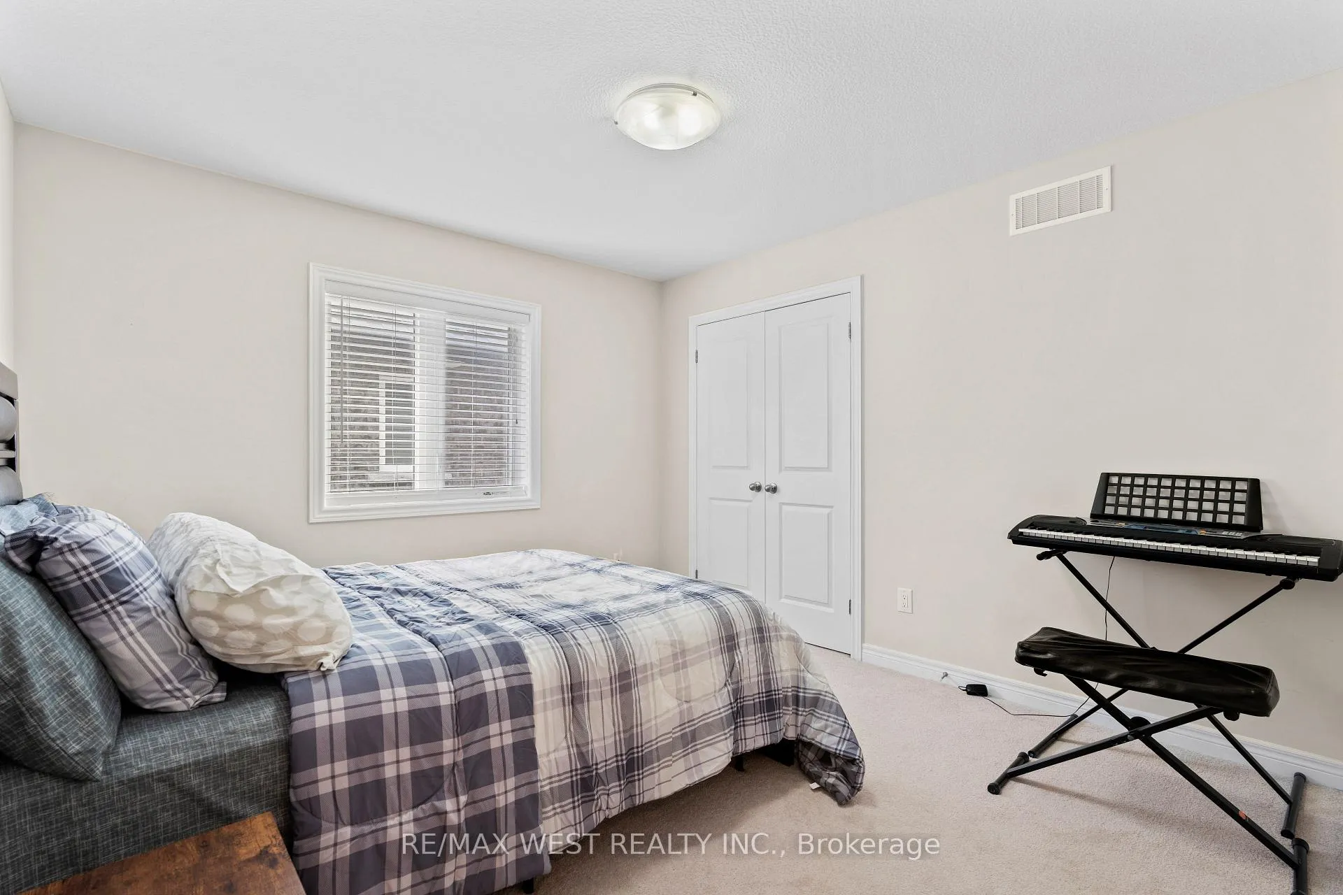 Photo 25 of 67 Robertson Road, Hamilton, Meadowlands — HOMEH