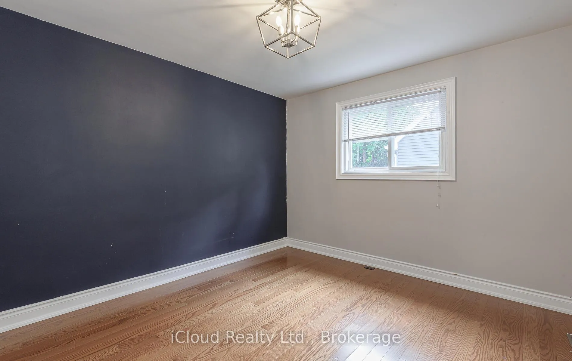 Photo 12 of 45 Archibald Street, Brampton, Brampton West — HOMEH
