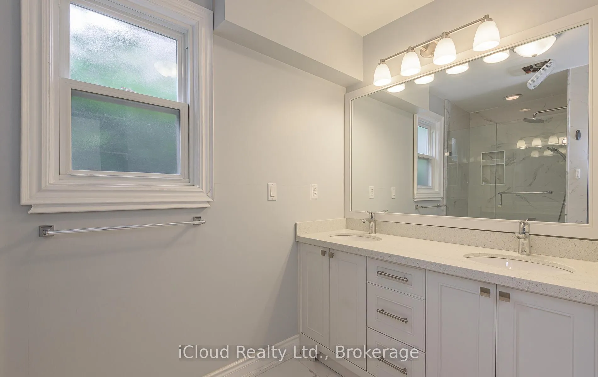 Photo 14 of 45 Archibald Street, Brampton, Brampton West — HOMEH