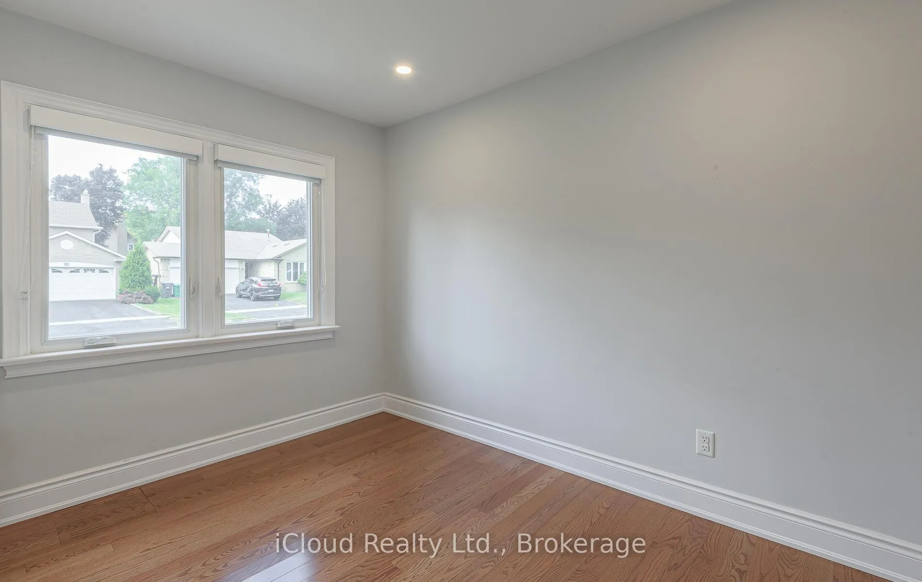 Photo 16 of 45 Archibald Street, Brampton, Brampton West — HOMEH