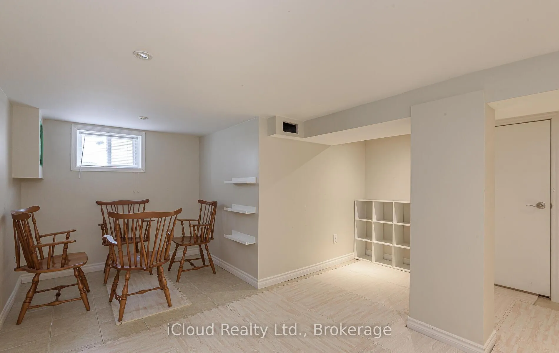 Photo 20 of 45 Archibald Street, Brampton, Brampton West — HOMEH