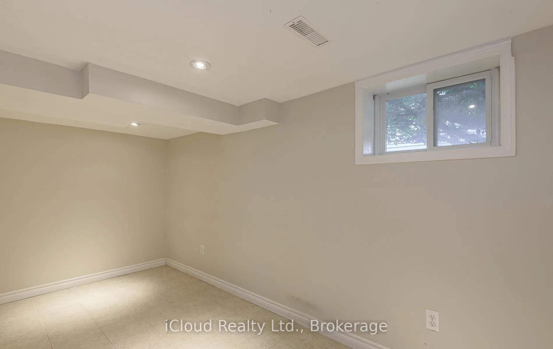 Photo 23 of 45 Archibald Street, Brampton, Brampton West — HOMEH