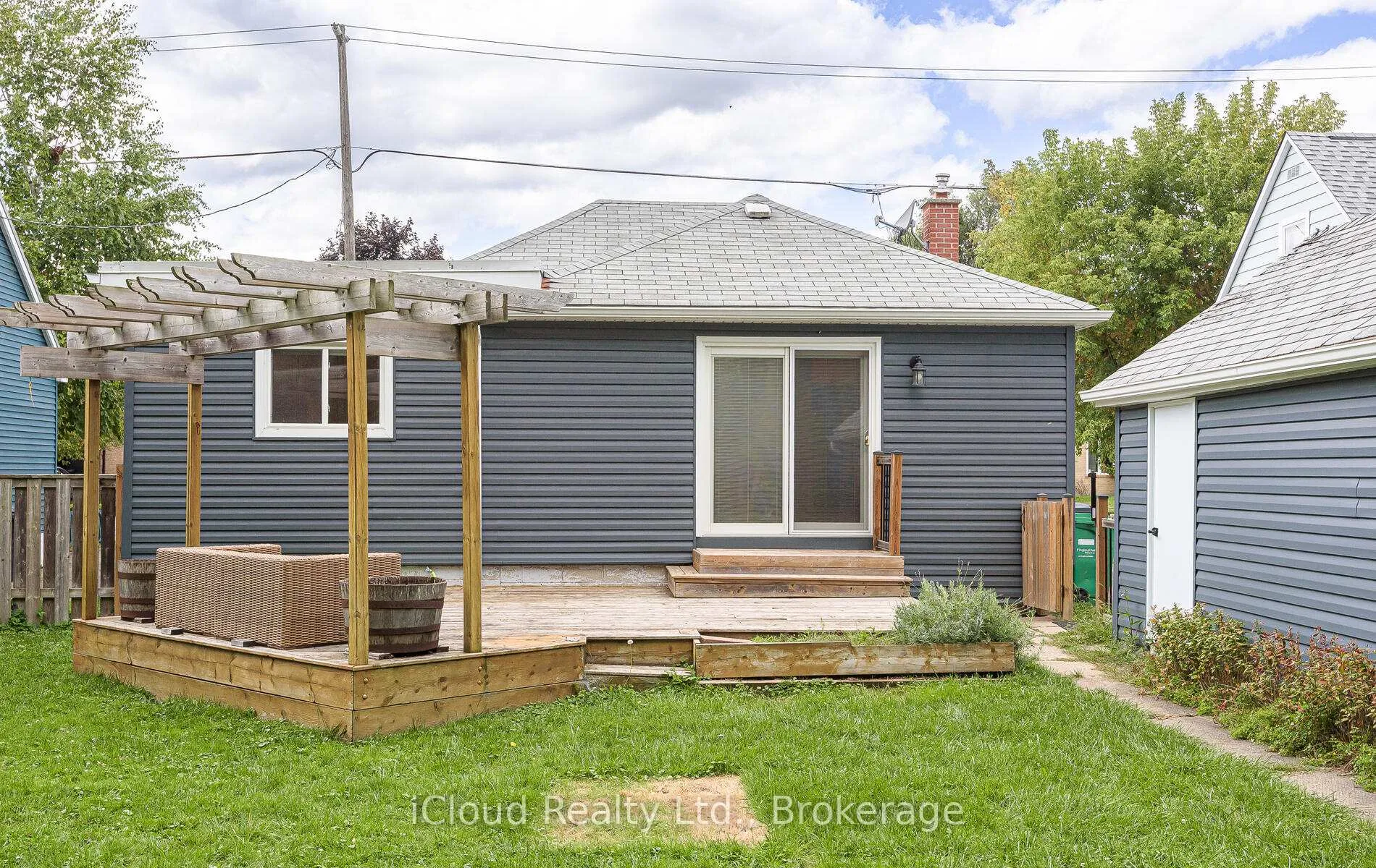 Photo 24 of 45 Archibald Street, Brampton, Brampton West — HOMEH
