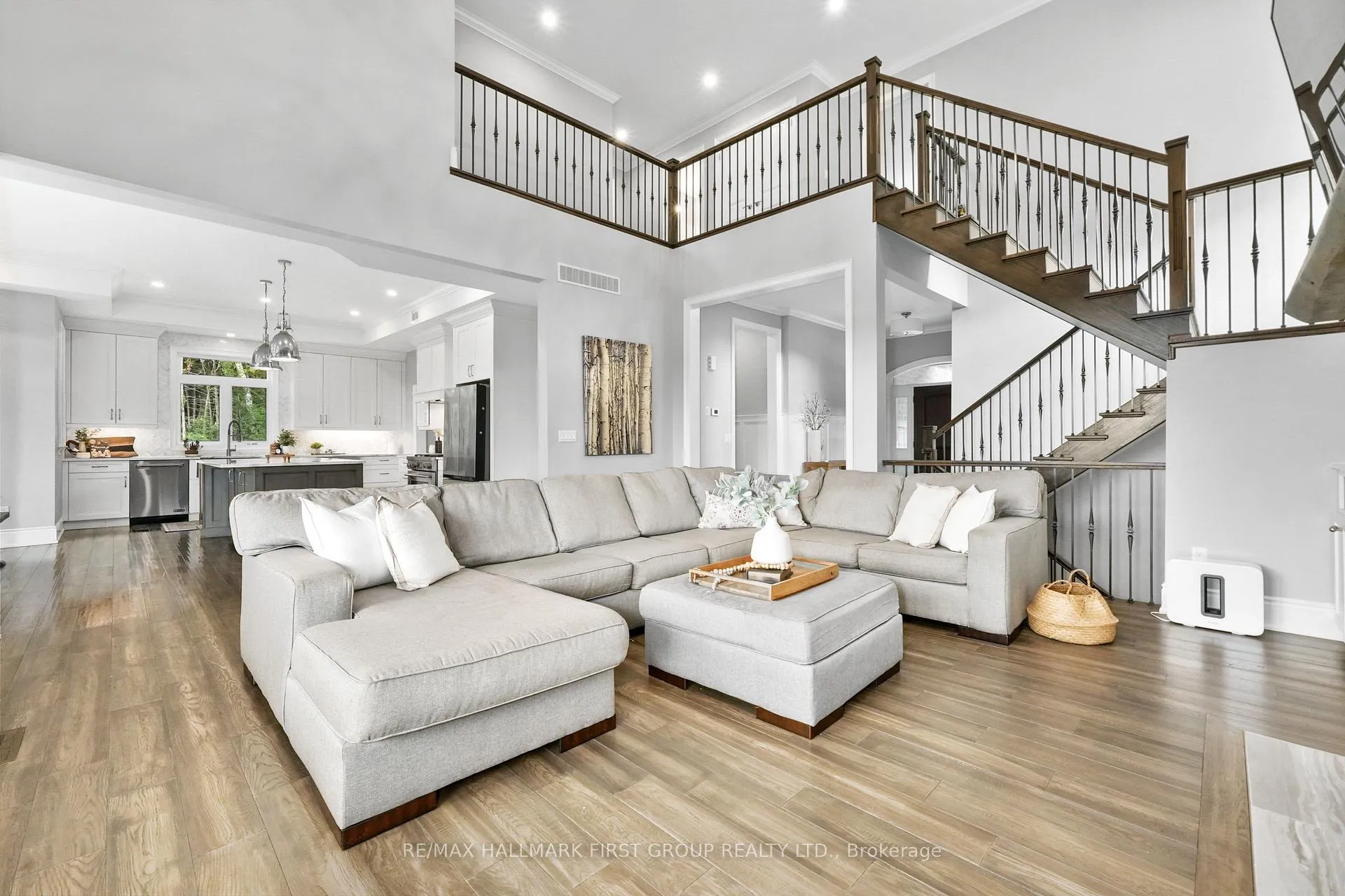 Photo 10 of 38 Deerfield Drive, Hamilton Township, Baltimore — HOMEH