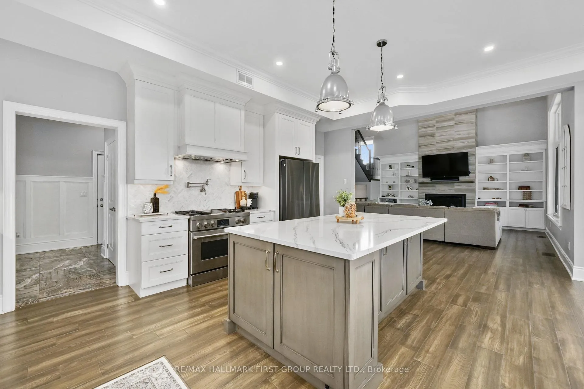 Photo 22 of 38 Deerfield Drive, Hamilton Township, Baltimore — HOMEH