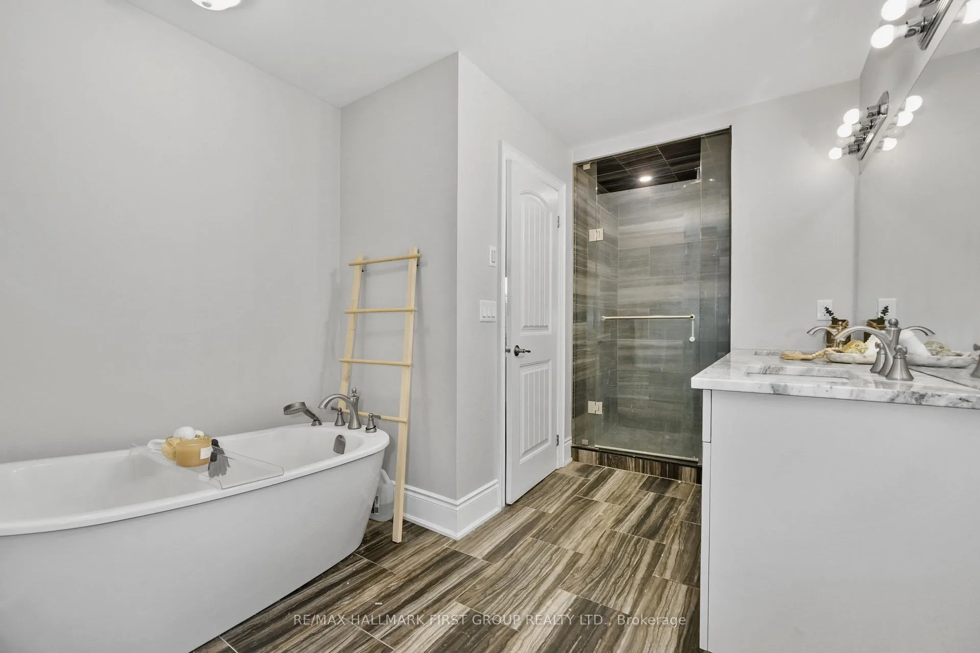Photo 28 of 38 Deerfield Drive, Hamilton Township, Baltimore — HOMEH