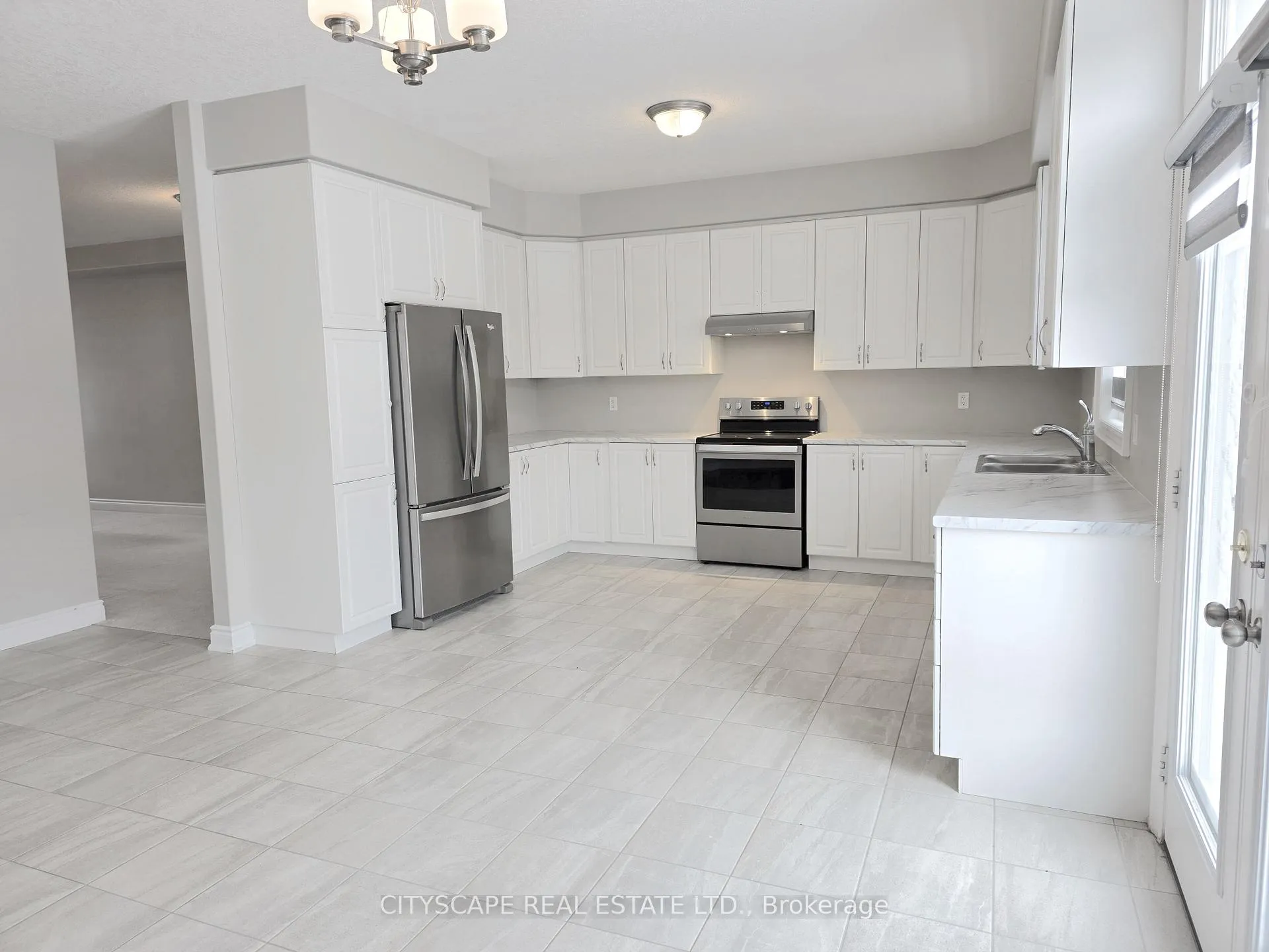 Photo 9 of 192 Findlay Drive, Collingwood — HOMEH