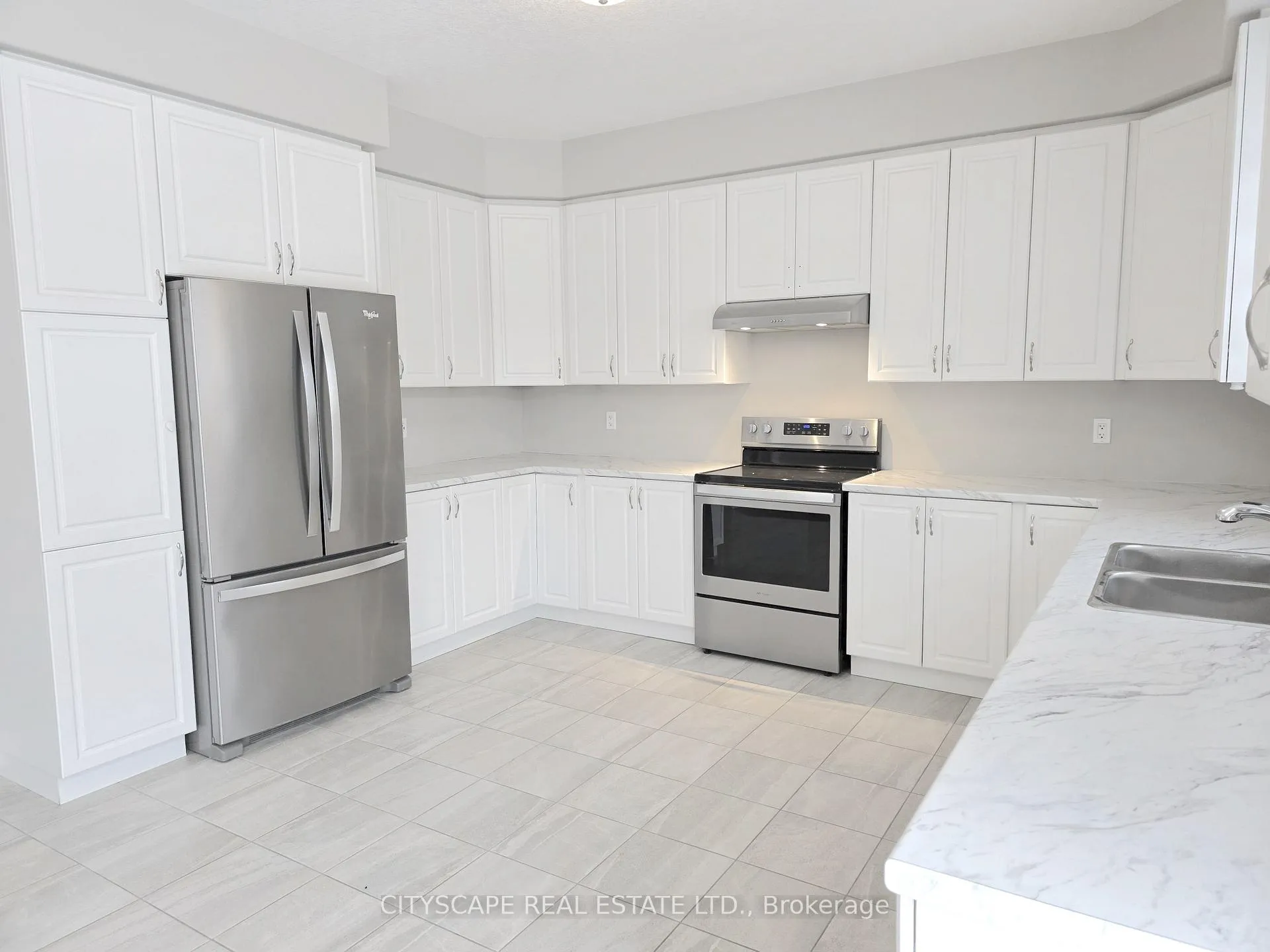Photo 11 of 192 Findlay Drive, Collingwood — HOMEH