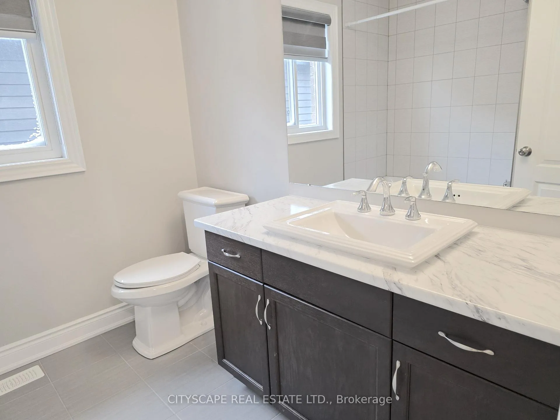 Photo 35 of 192 Findlay Drive, Collingwood — HOMEH