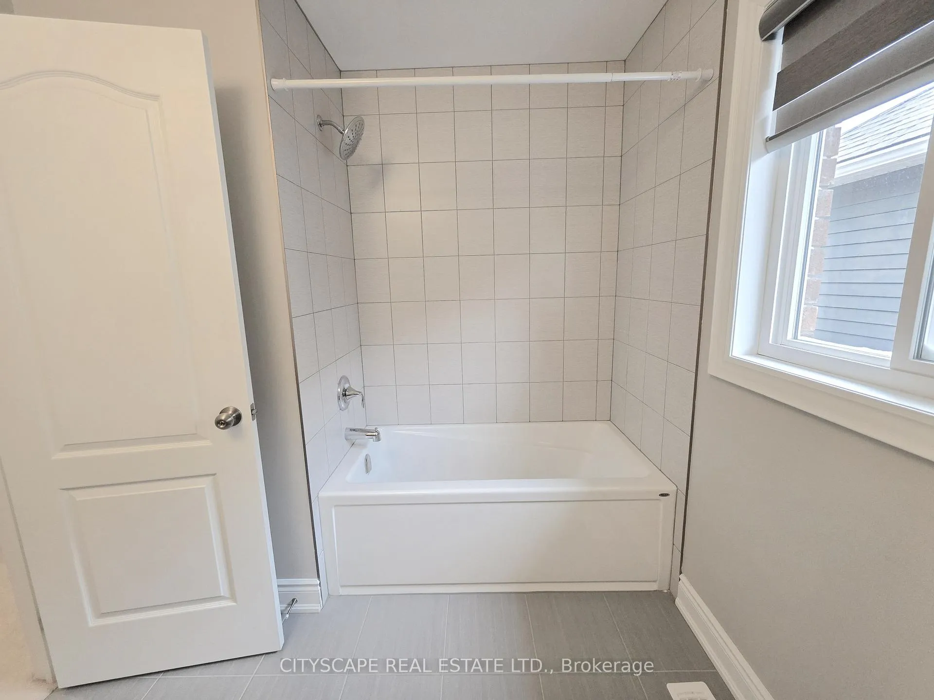 Photo 37 of 192 Findlay Drive, Collingwood — HOMEH