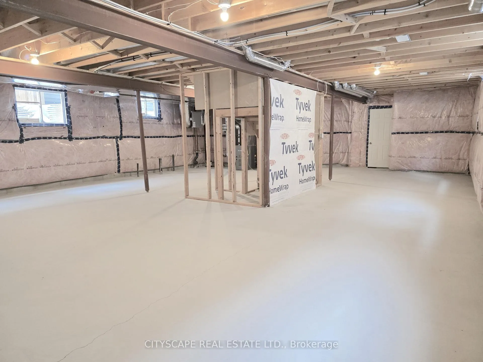 Photo 40 of 192 Findlay Drive, Collingwood — HOMEH