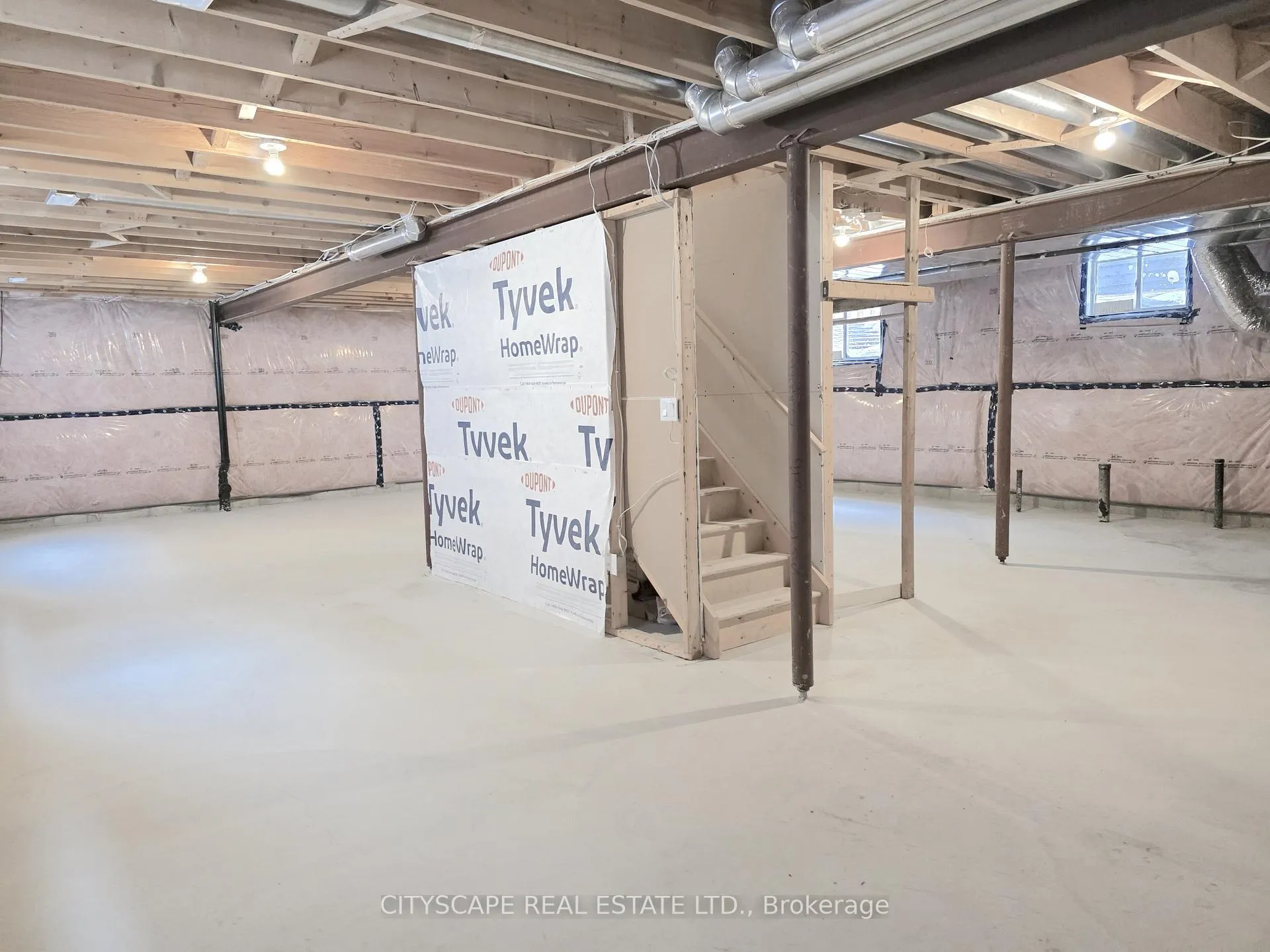 Photo 41 of 192 Findlay Drive, Collingwood — HOMEH