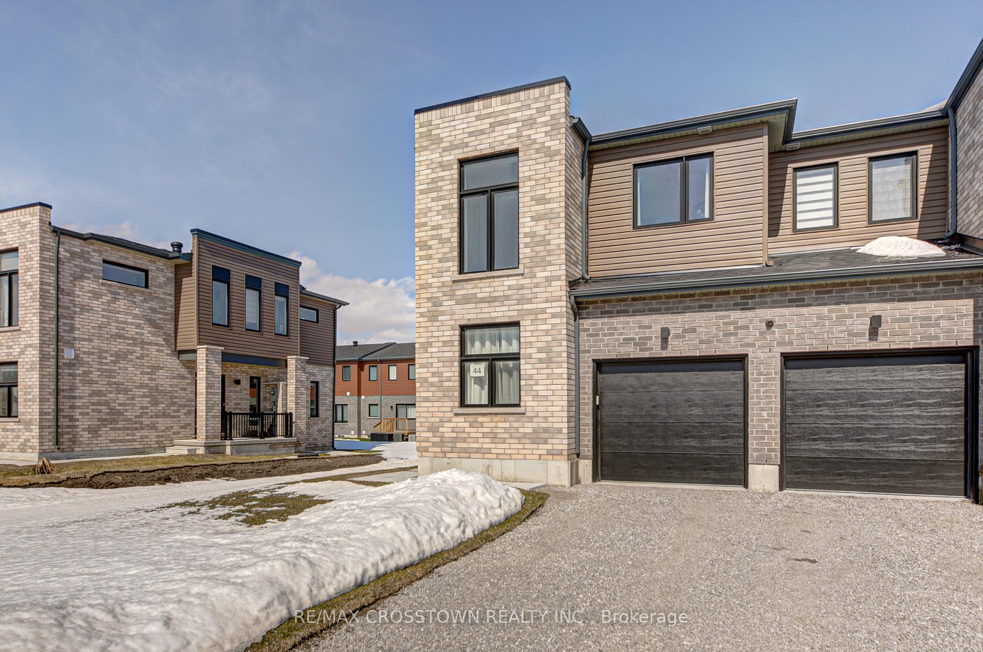 Photo 2 of 44 Fairlane Avenue, Barrie, Painswick South — HOMEH