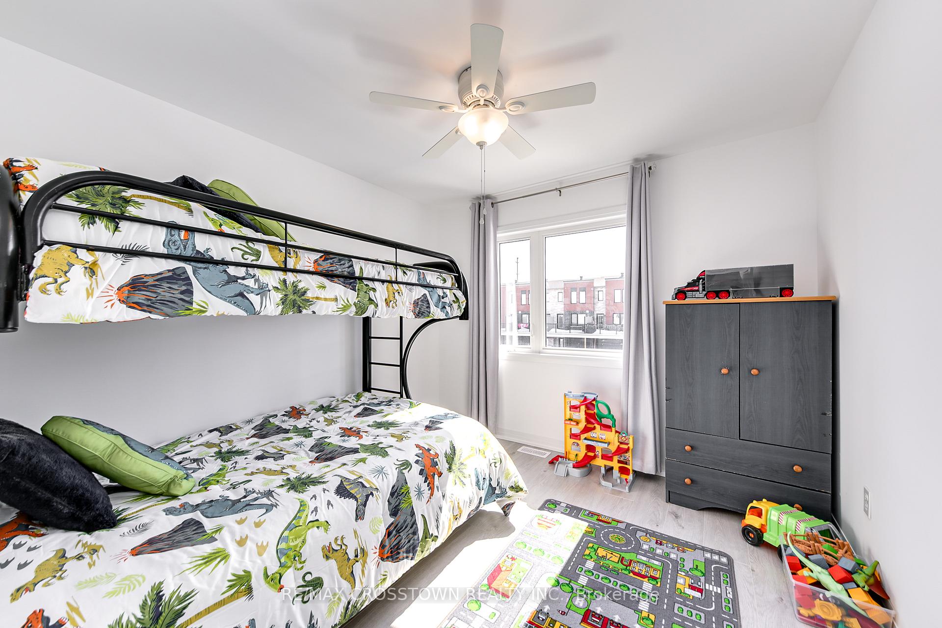 Photo 32 of 44 Fairlane Avenue, Barrie, Painswick South — HOMEH