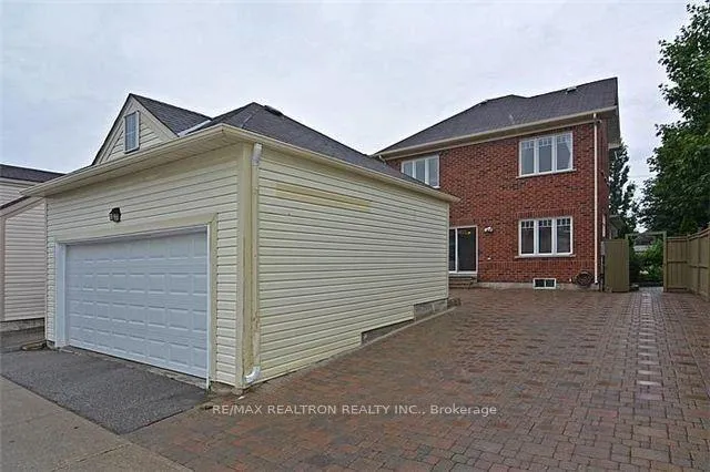 Photo 8 of 1 Settlement Park Avenue, Markham, Cornell — HOMEH