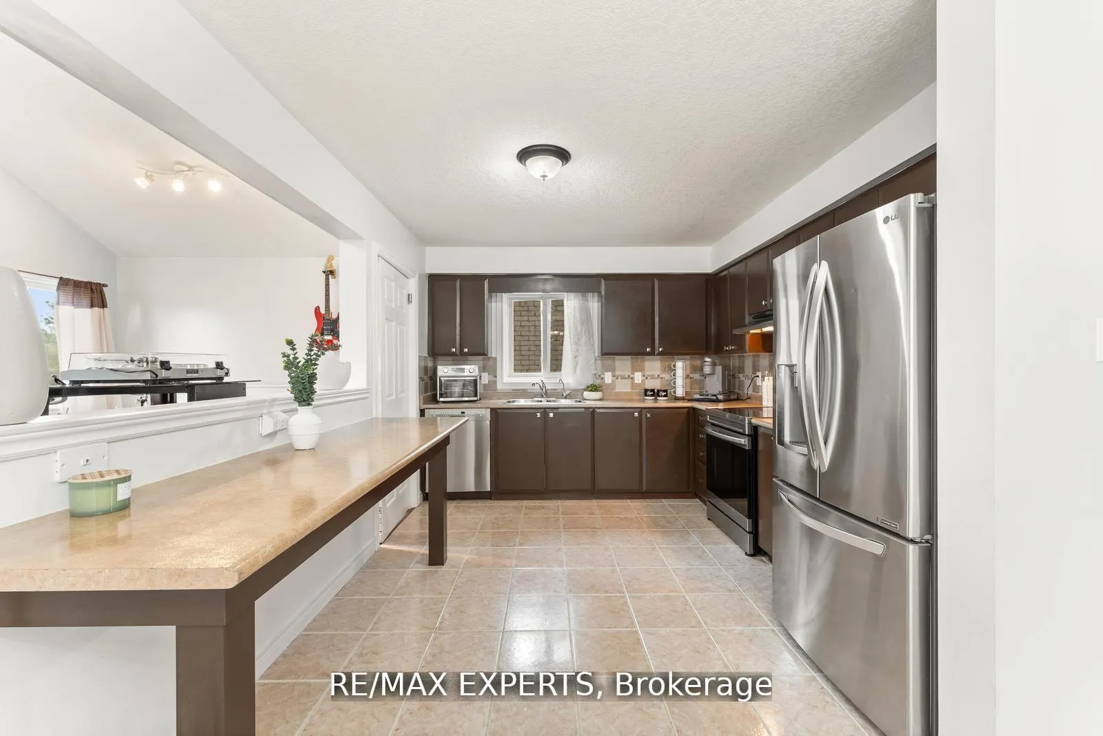 Photo 10 of 56 Steepleridge Street, Kitchener — HOMEH