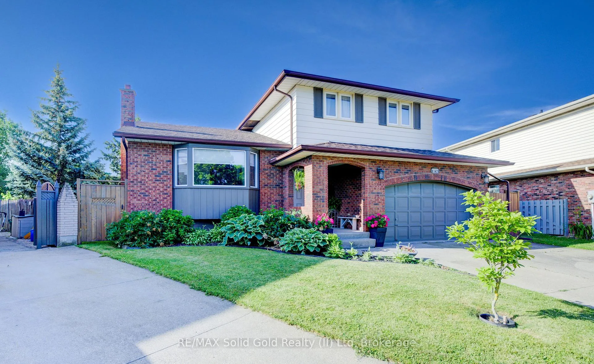 Photo 1 of 10 Winfield Court, St. Catharines, Carlton/Bunting — HOMEH