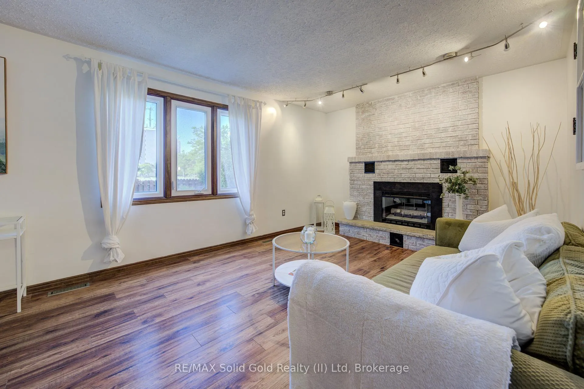 Photo 15 of 10 Winfield Court, St. Catharines, Carlton/Bunting — HOMEH