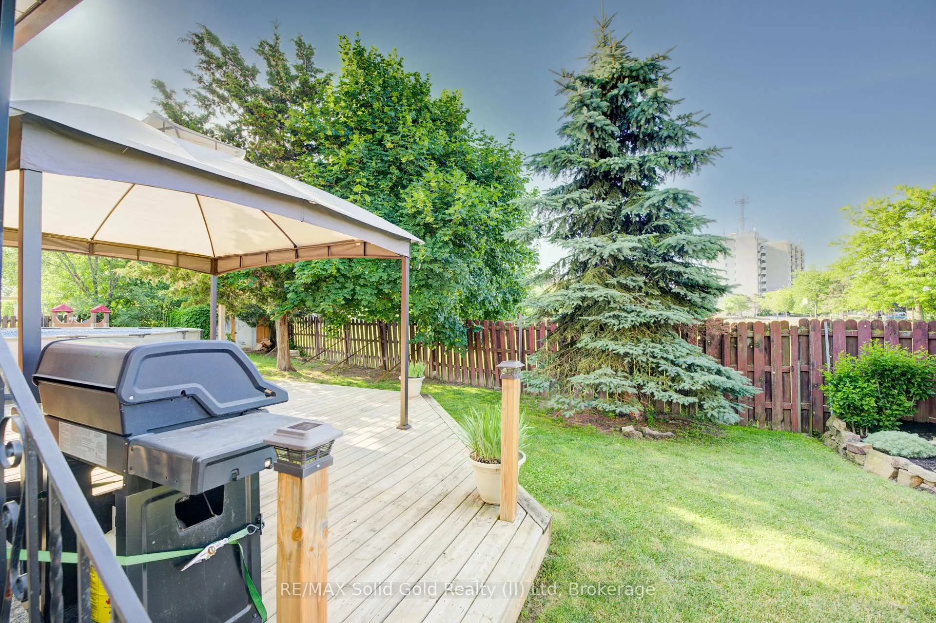 Photo 32 of 10 Winfield Court, St. Catharines, Carlton/Bunting — HOMEH
