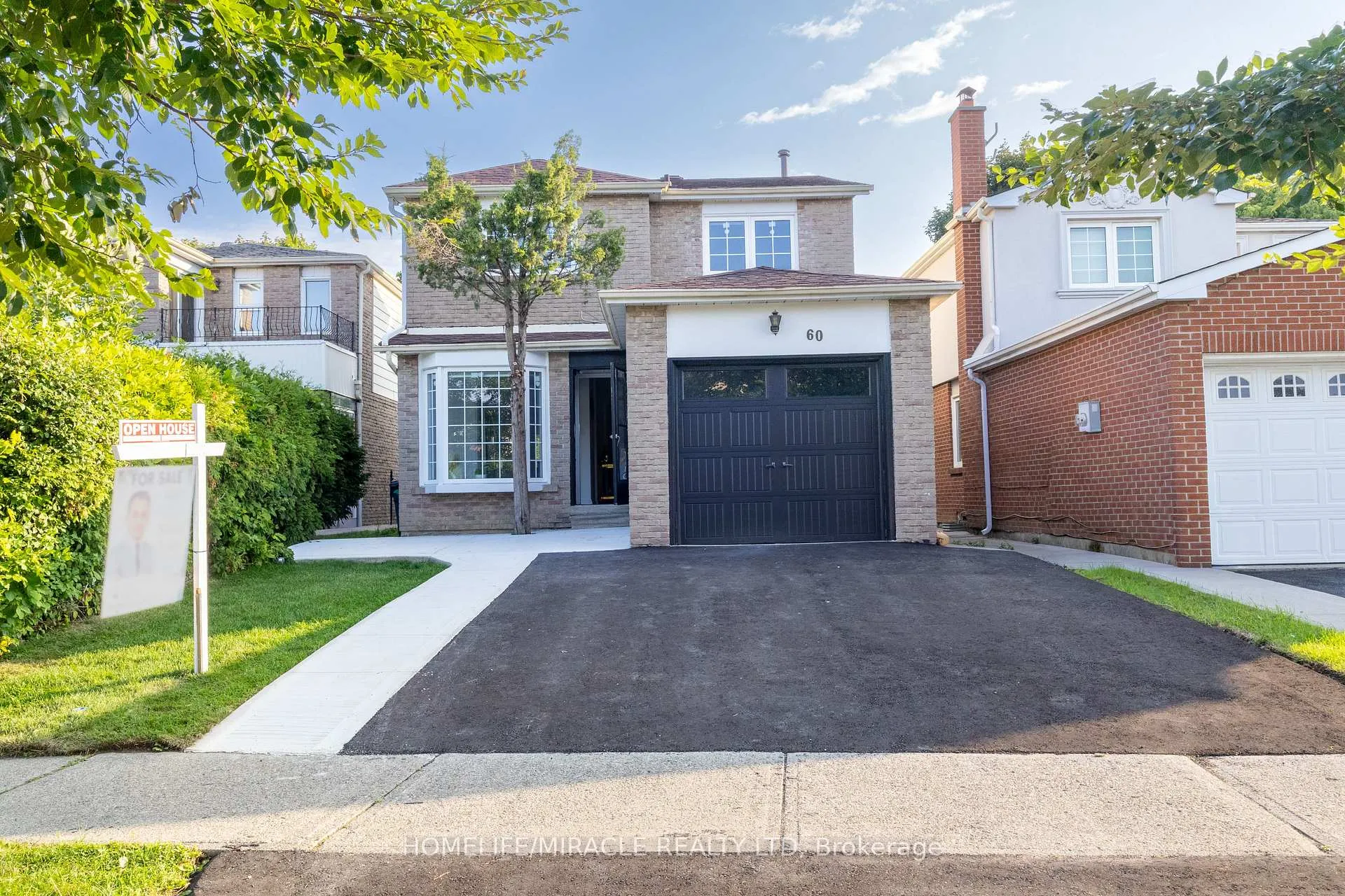 Photo 2 of 60 Denlow Drive, Brampton, Fletcher's West — HOMEH