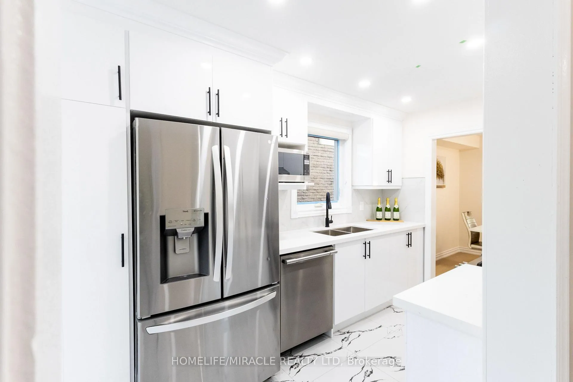 Photo 10 of 60 Denlow Drive, Brampton, Fletcher's West — HOMEH