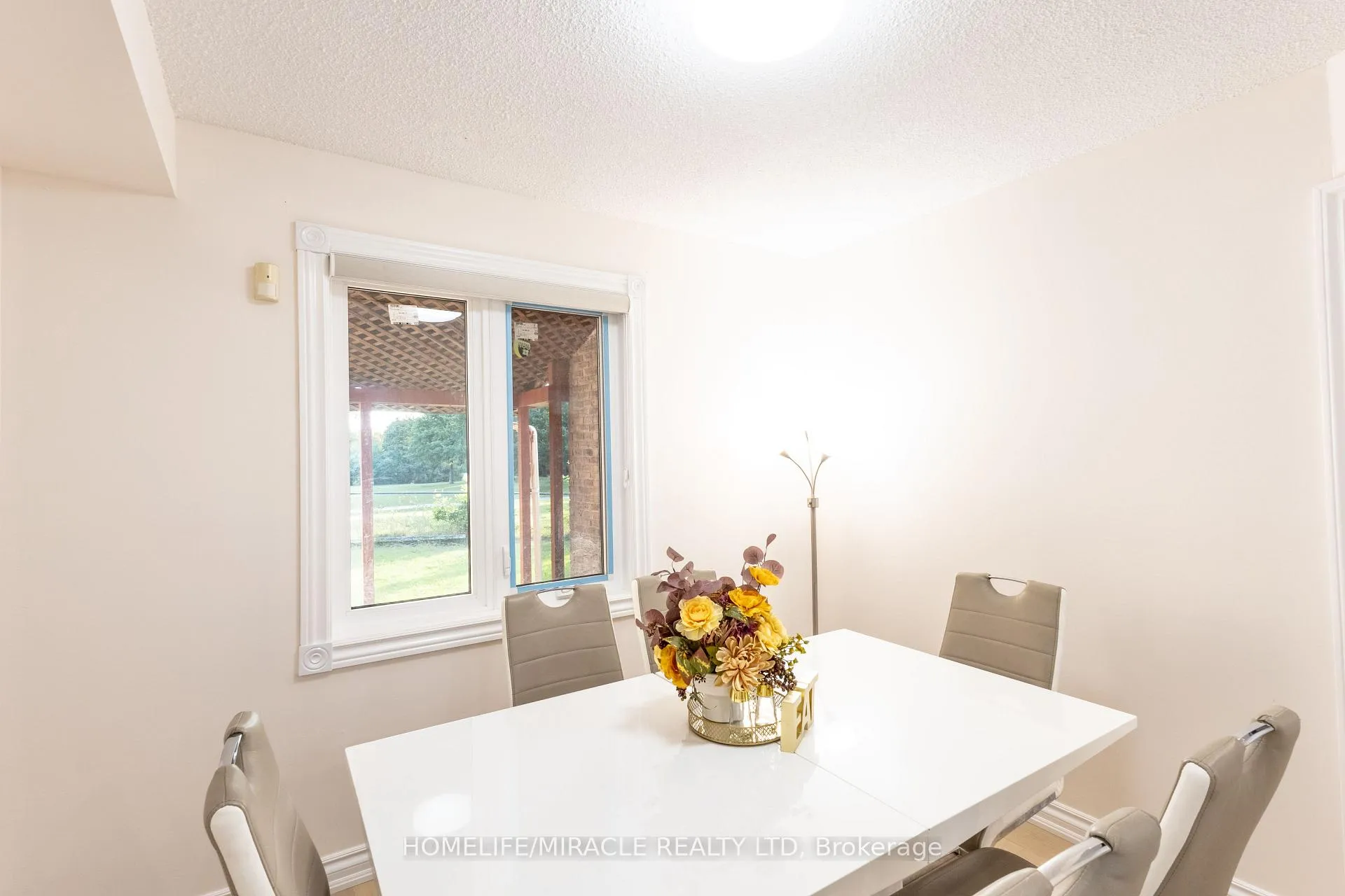 Photo 12 of 60 Denlow Drive, Brampton, Fletcher's West — HOMEH