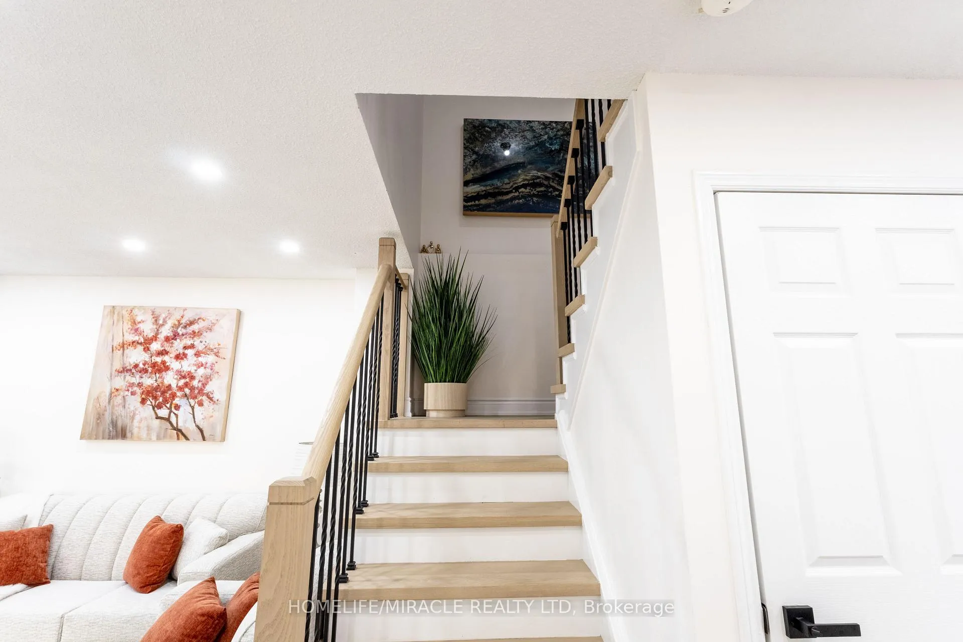 Photo 16 of 60 Denlow Drive, Brampton, Fletcher's West — HOMEH