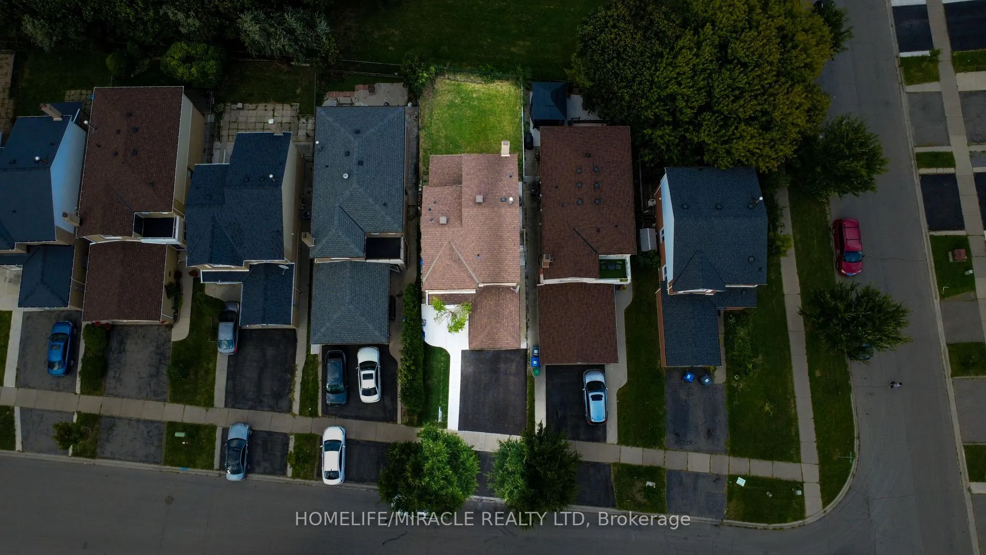 Photo 43 of 60 Denlow Drive, Brampton, Fletcher's West — HOMEH