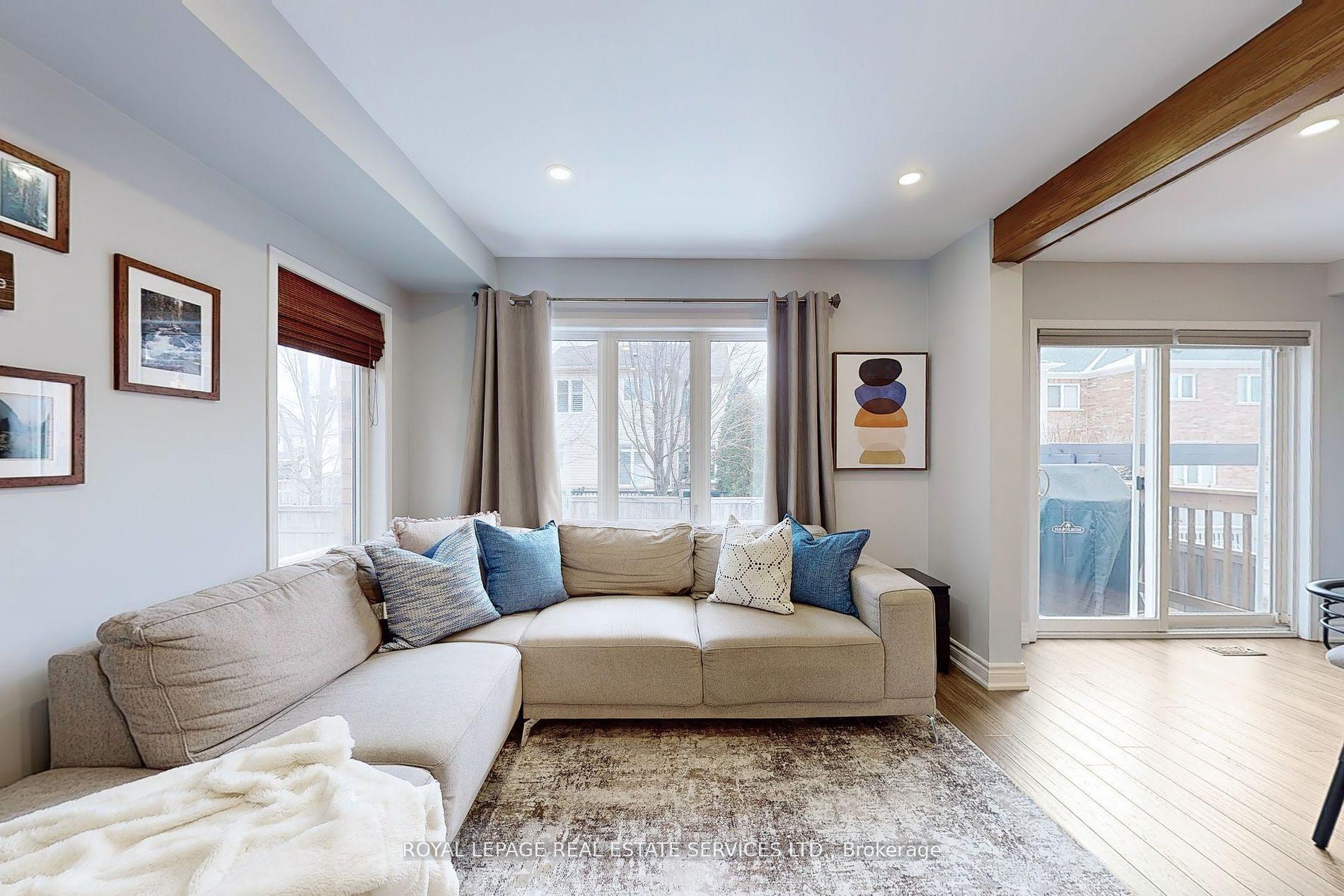 Photo 6 of 4830 Thomas Alton Boulevard, Burlington, Alton — HOMEH
