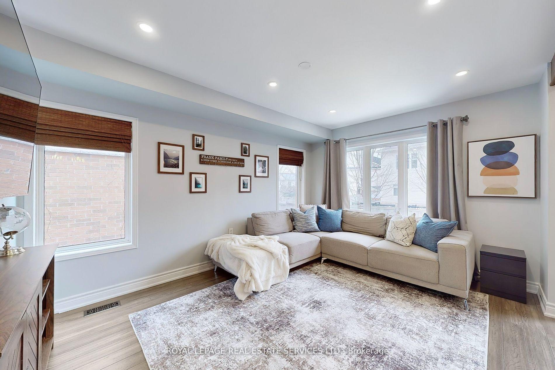 Photo 7 of 4830 Thomas Alton Boulevard, Burlington, Alton — HOMEH