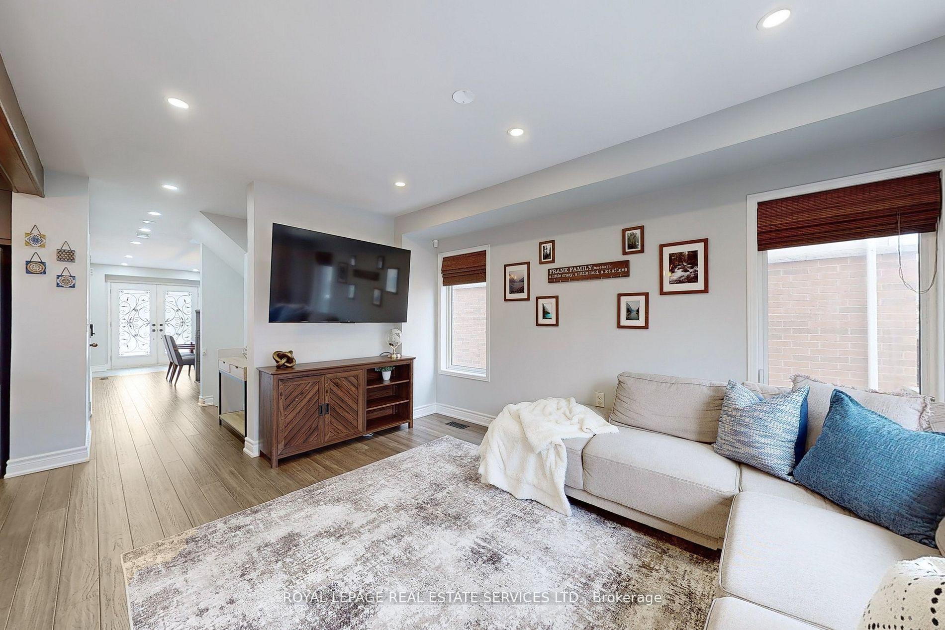 Photo 8 of 4830 Thomas Alton Boulevard, Burlington, Alton — HOMEH