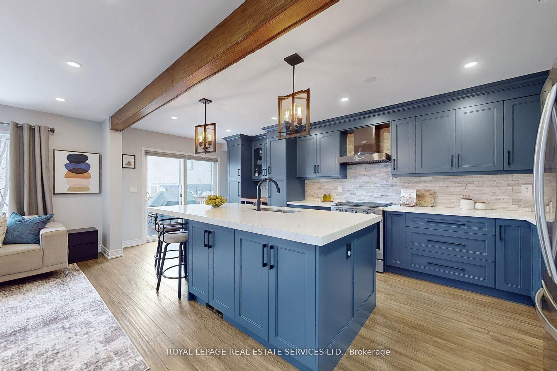Photo 11 of 4830 Thomas Alton Boulevard, Burlington, Alton — HOMEH