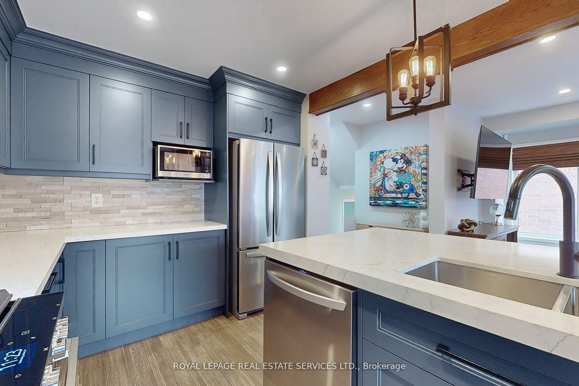 Photo 13 of 4830 Thomas Alton Boulevard, Burlington, Alton — HOMEH