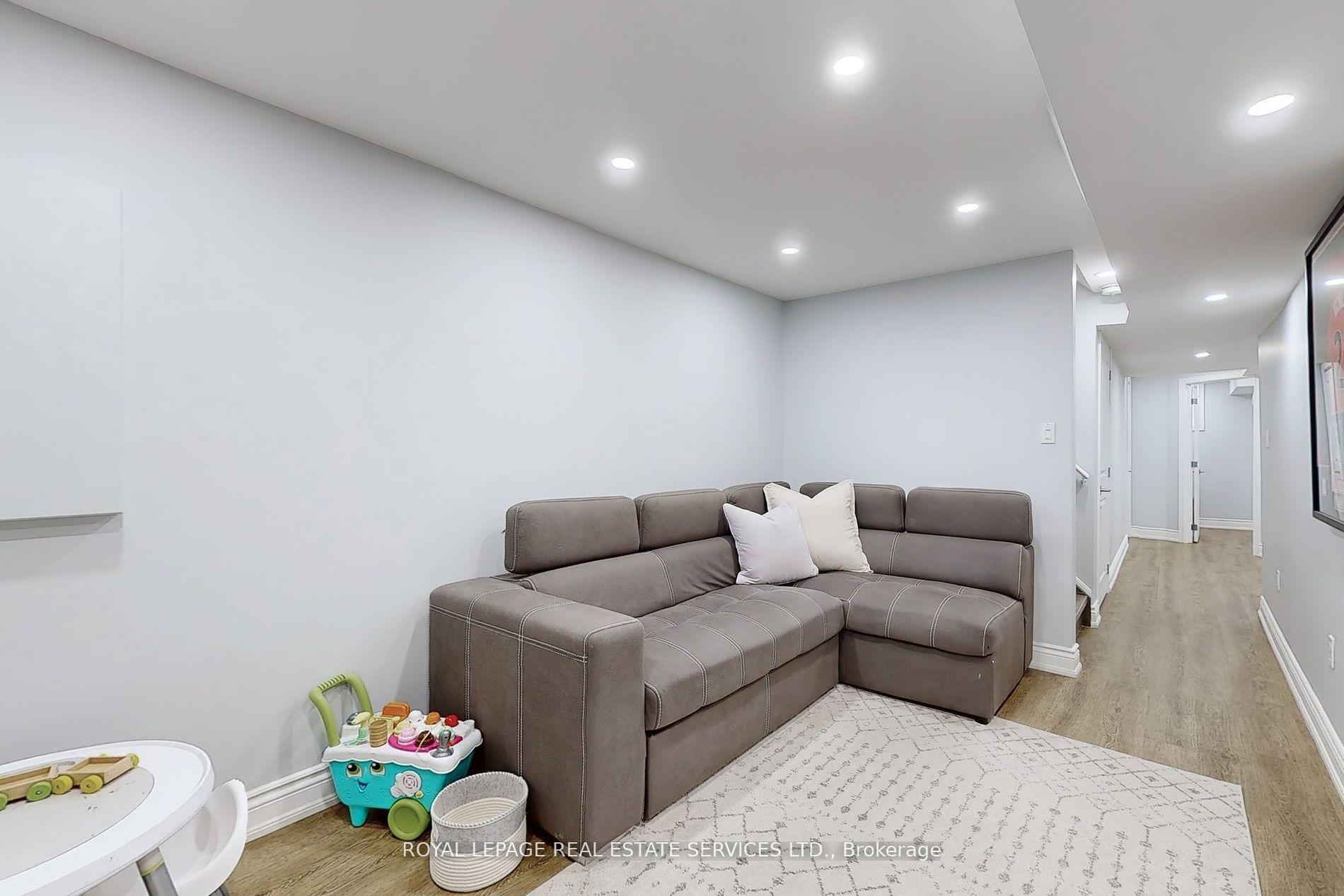 Photo 30 of 4830 Thomas Alton Boulevard, Burlington, Alton — HOMEH
