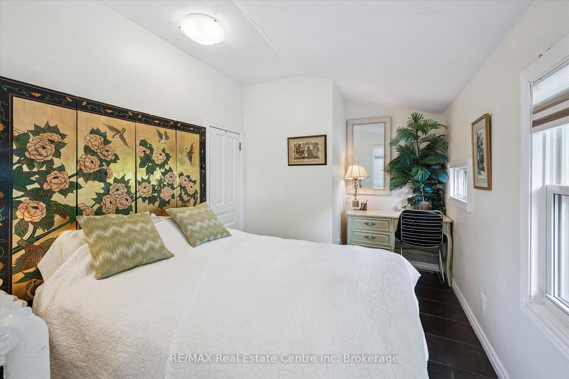 Photo 33 of 83 King Street, Guelph, St. George's — HOMEH