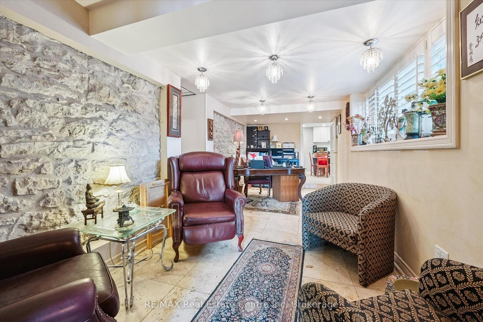 Photo 41 of 83 King Street, Guelph, St. George's — HOMEH