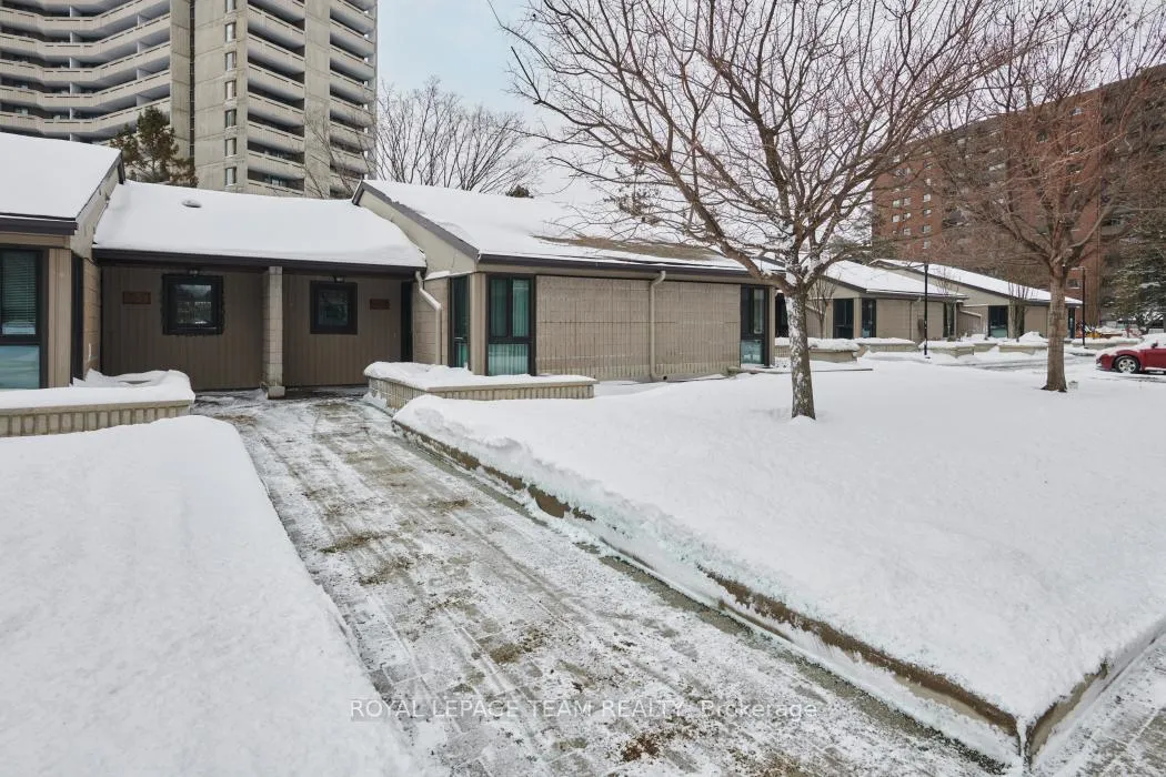 Photo 2 of 1137 Ambleside Drive, Ottawa, Woodroffe — HOMEH