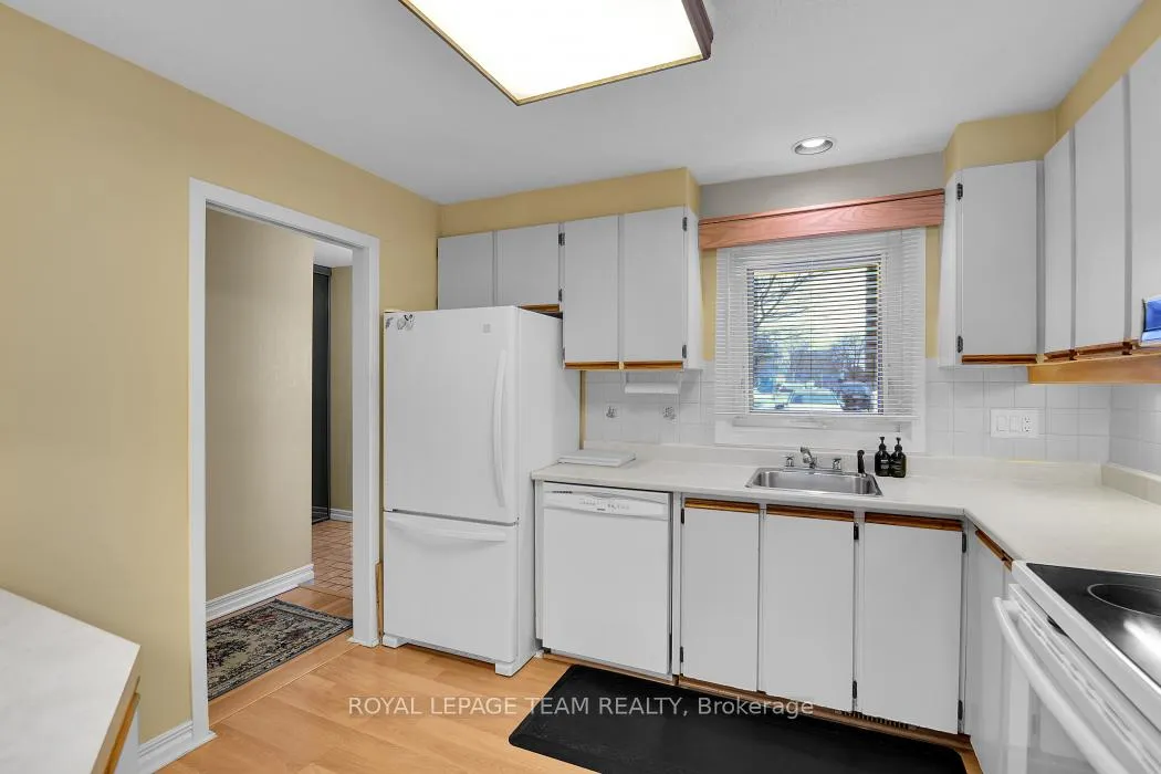 Photo 14 of 1137 Ambleside Drive, Ottawa, Woodroffe — HOMEH